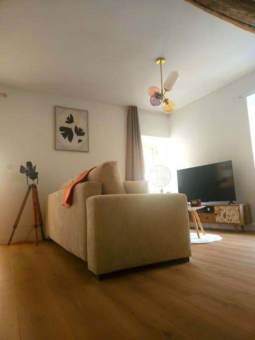 "La Tour", Logement Cosy, Au Calme Vertrieu Ngoại thất bức ảnh