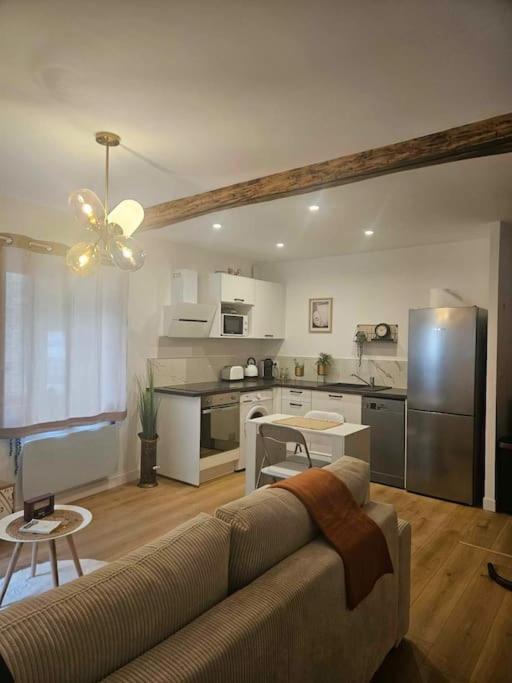 "La Tour", Logement Cosy, Au Calme Vertrieu Ngoại thất bức ảnh